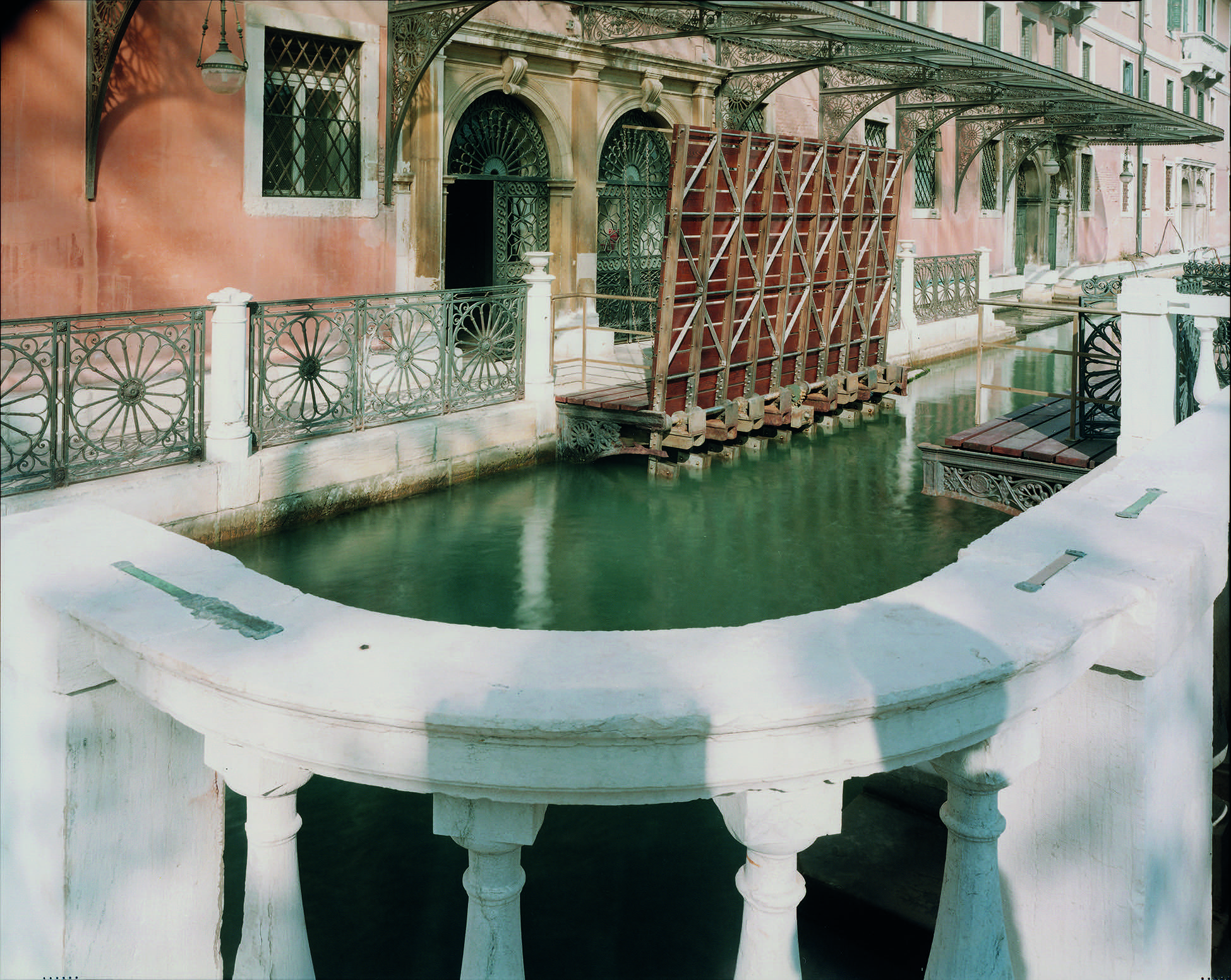 Francesco Neri, vista laterale del ponte levatoio dopo il restauro, Venezia, 2019